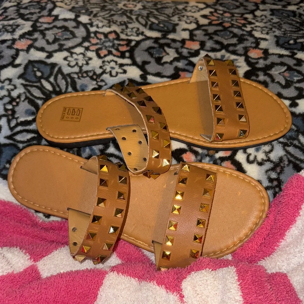 Sandals - Picture 1 of 1